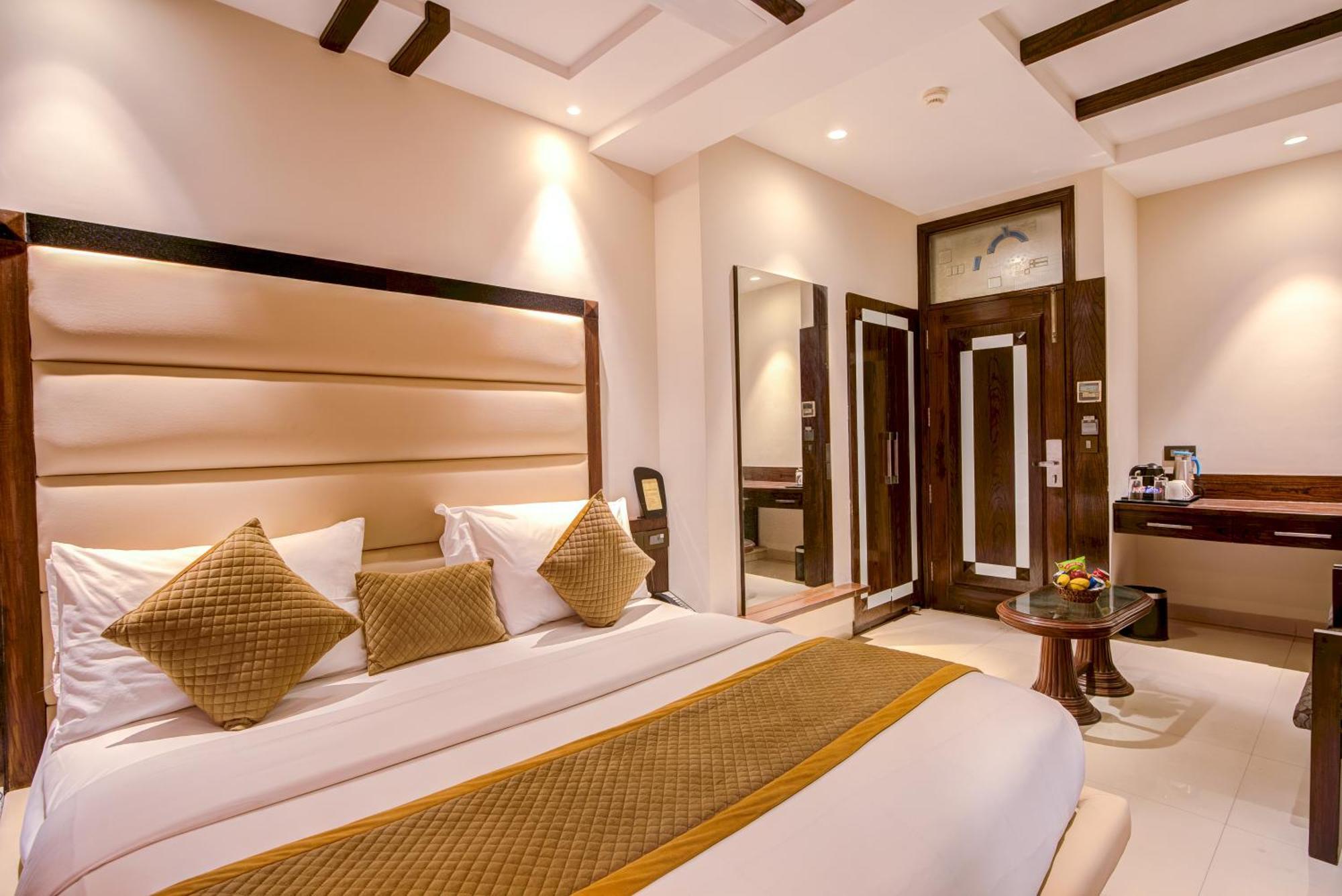 The Singh Empire, New Delhi Hotel ภายนอก รูปภาพ