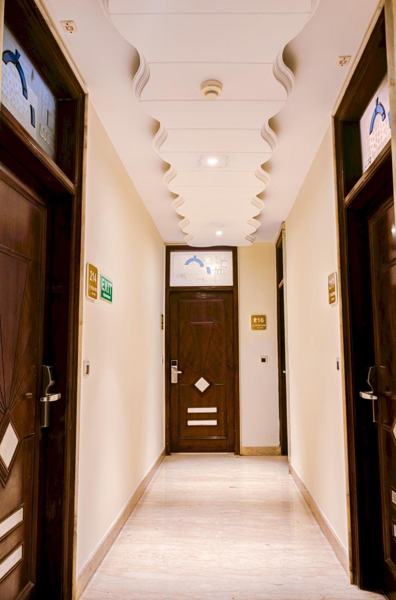 The Singh Empire, New Delhi Hotel ภายนอก รูปภาพ