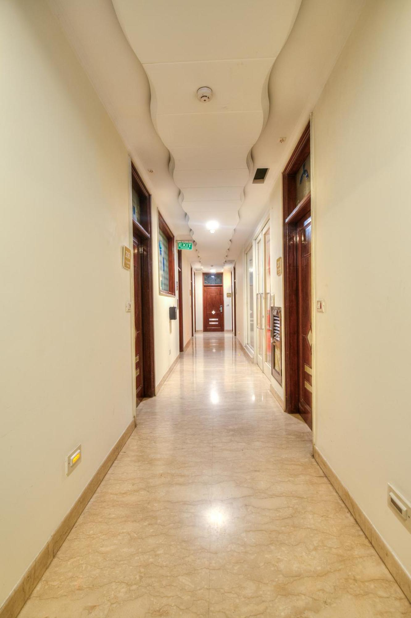 The Singh Empire, New Delhi Hotel ภายนอก รูปภาพ
