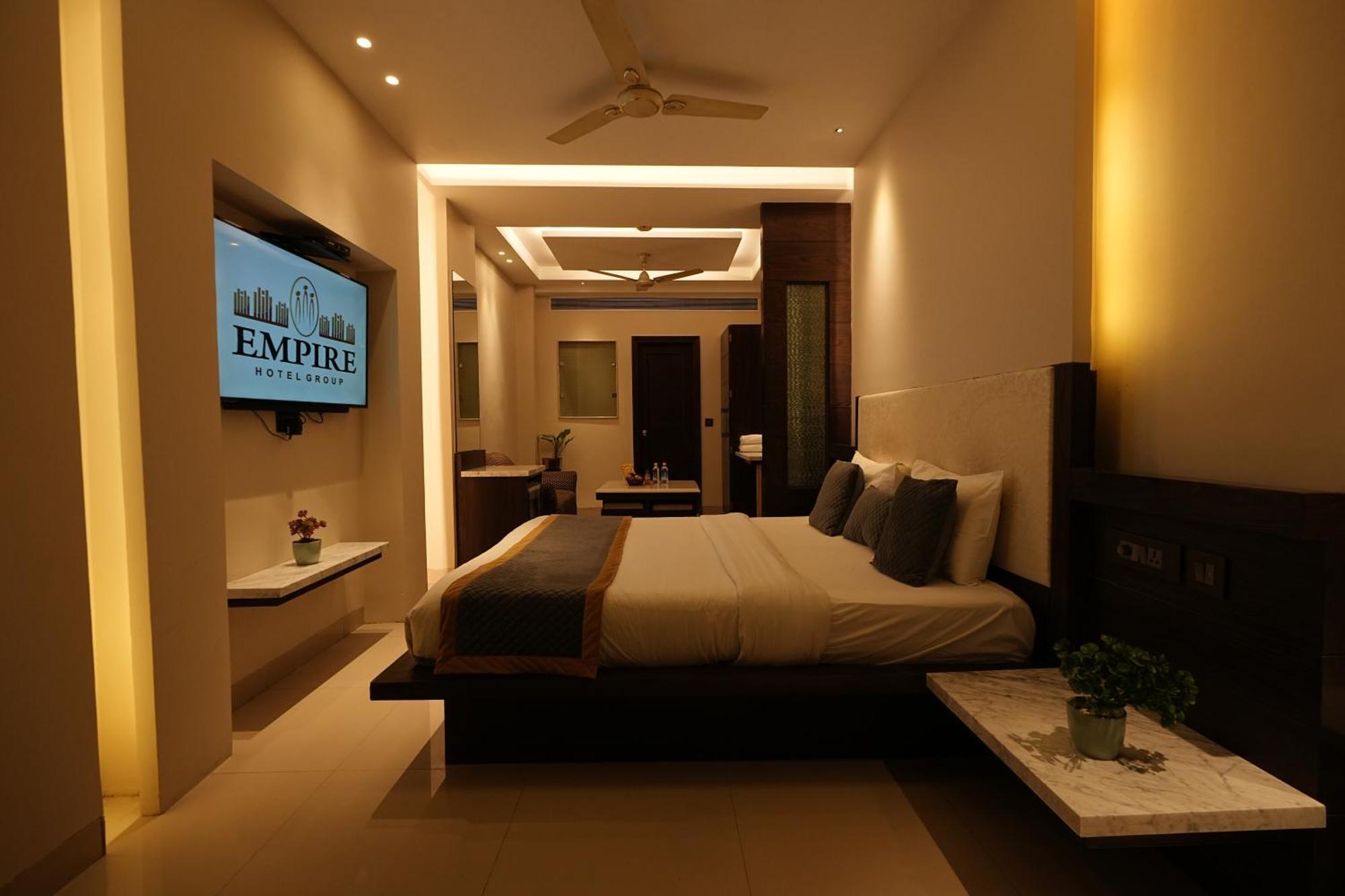 The Singh Empire, New Delhi Hotel ภายนอก รูปภาพ