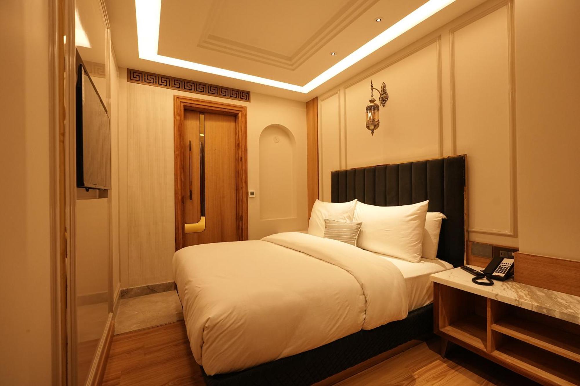 The Singh Empire, New Delhi Hotel ภายนอก รูปภาพ