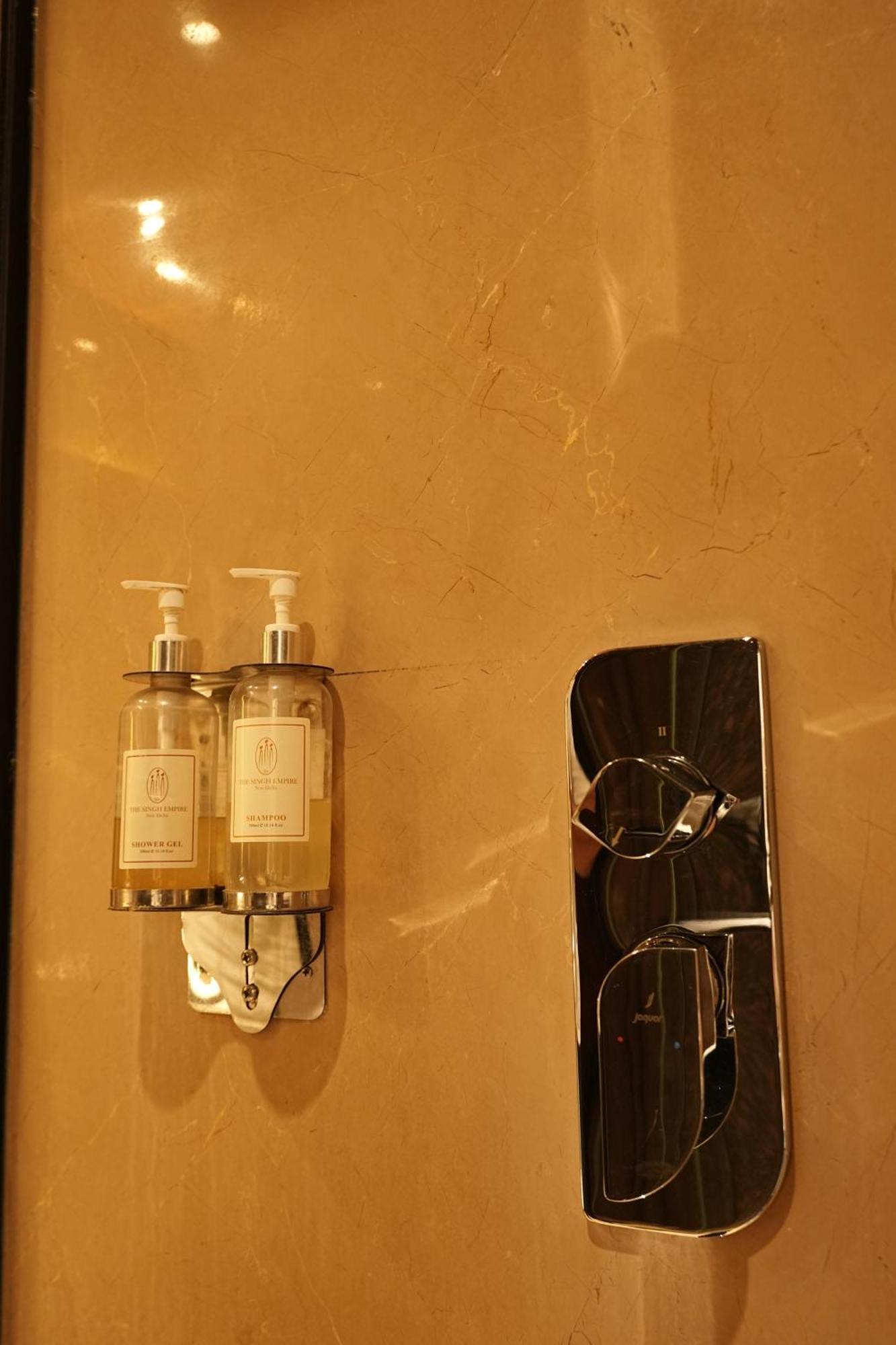 The Singh Empire, New Delhi Hotel ภายนอก รูปภาพ
