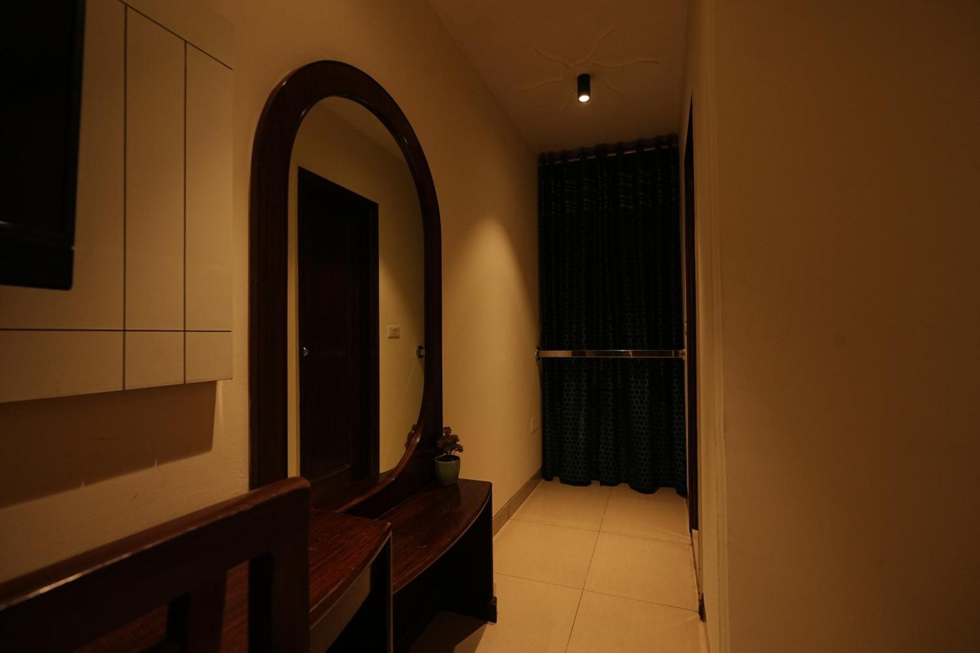 The Singh Empire, New Delhi Hotel ภายนอก รูปภาพ