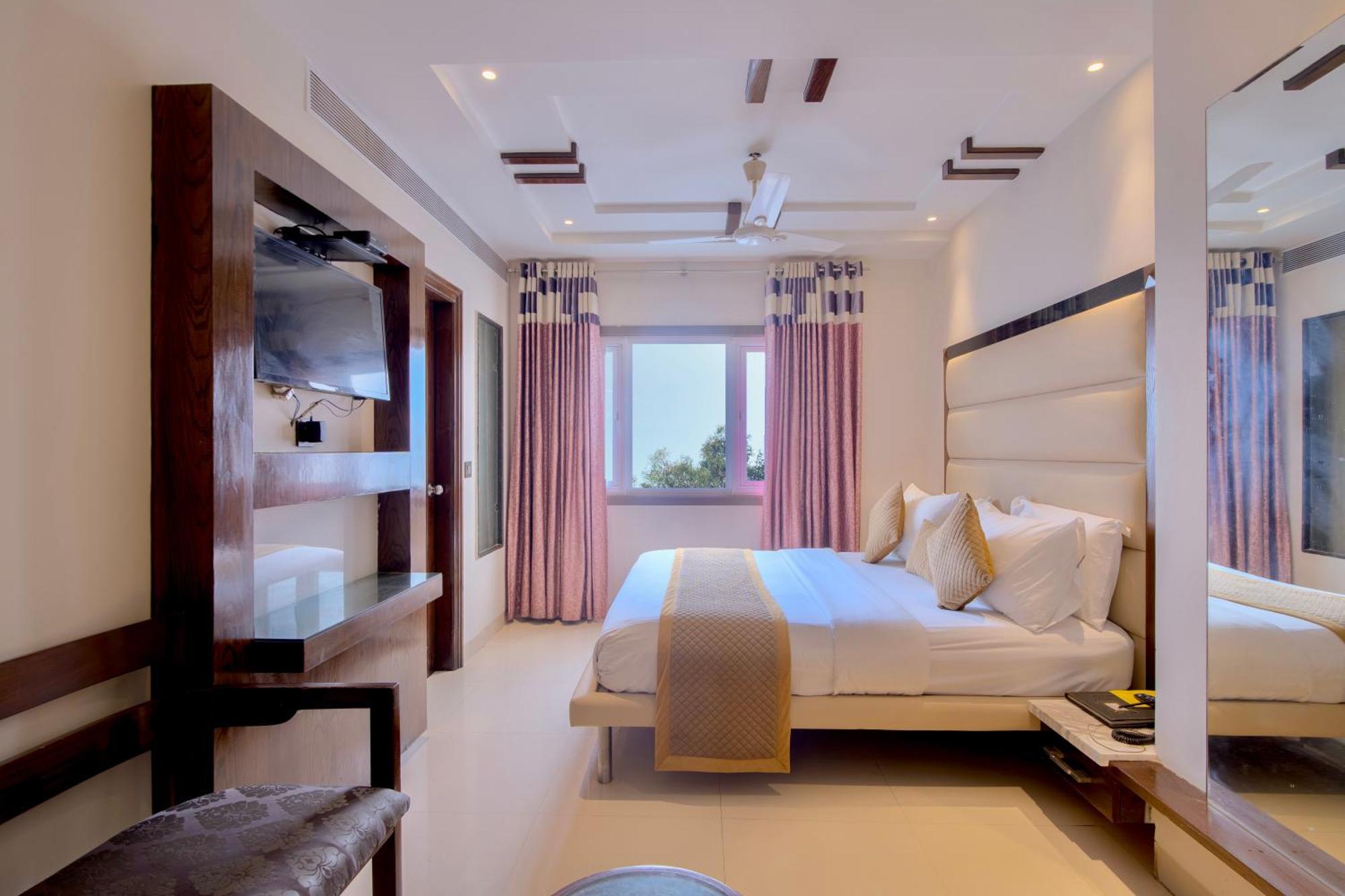 The Singh Empire, New Delhi Hotel ภายนอก รูปภาพ