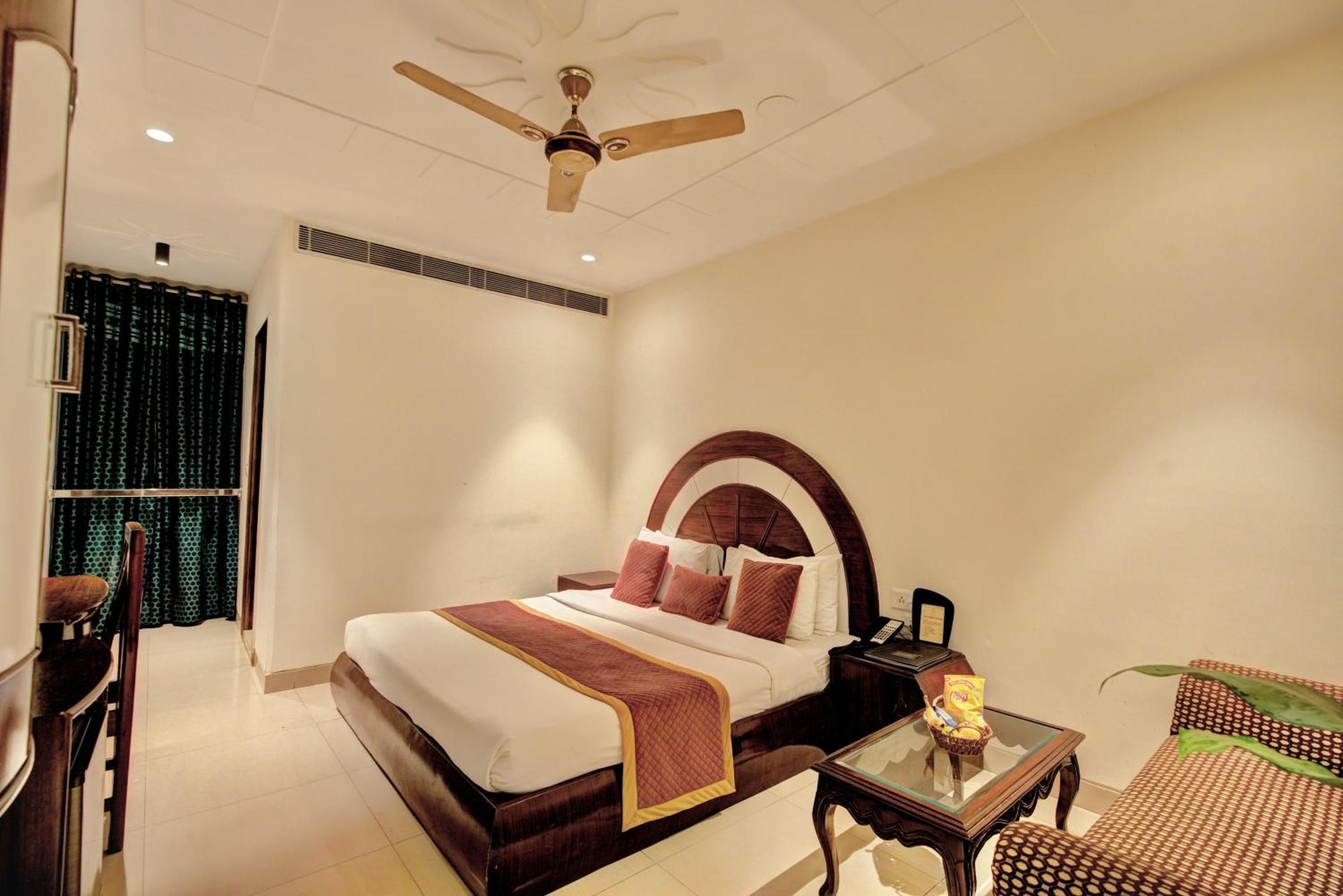 The Singh Empire, New Delhi Hotel ภายนอก รูปภาพ